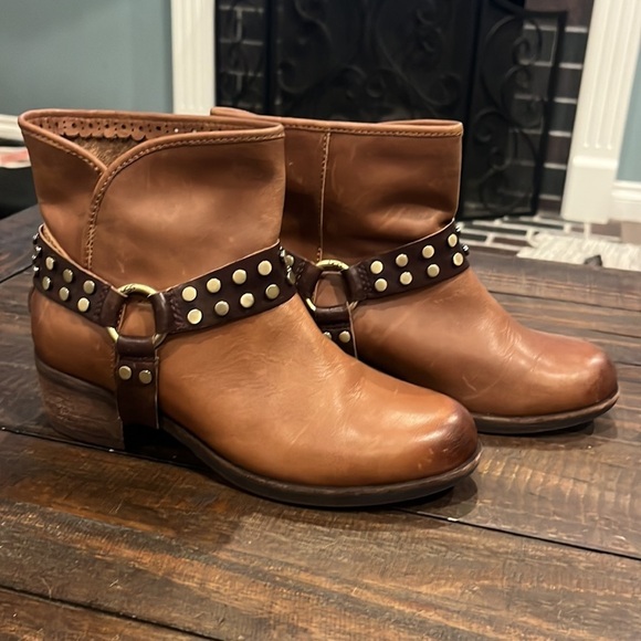 UGG Darling Harness Whisky Leather Ankle Boots - Picture 3 of 16